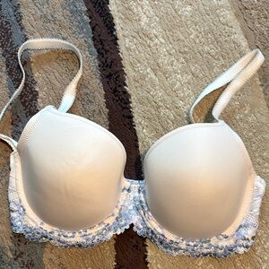 Wacoal Ivory Bra with Sky Blue Lace